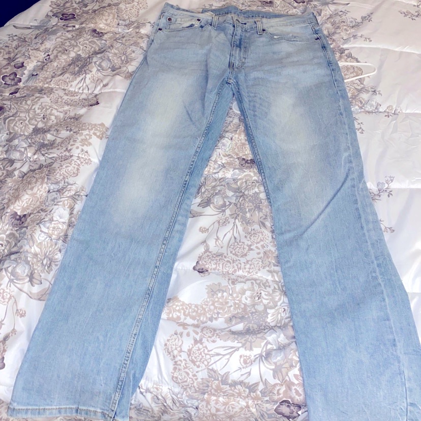 Preowned Mens Levi Jeans Size 36 Length 34 Waist Preowned Mens Levi Jeans Size 36 Length 34 Waist